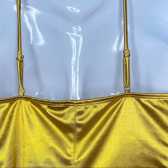 ✨SOLD✨  🎉3 for $15🎉  Yellow Stretch Satin Fabric Dress - Picture 5 of 5